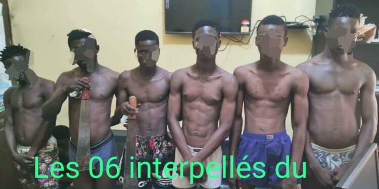 Bagarre avec des machettes à Koumassi: plusieurs jeunes mis aux arrêts, les faits
