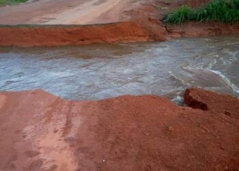 Côte d’Ivoire : la route Divo-Lakota coupée par les pluies diluviennes
