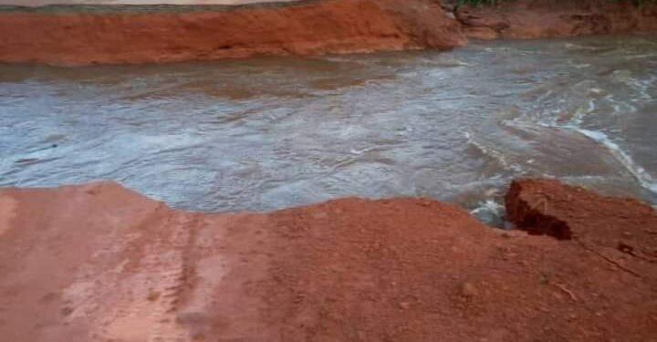 Côte d’Ivoire : la route Divo-Lakota coupée par les pluies diluviennes