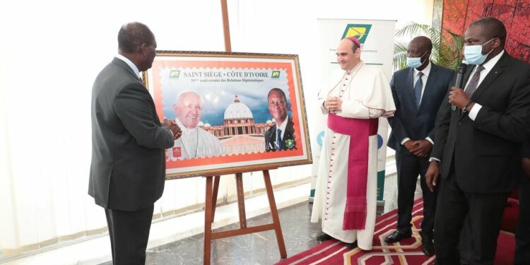 Dévoilement du Timbre commémoratif du 50e anniversaire des relations diplomatiques entre la Côte d’Ivoire et le Vatican