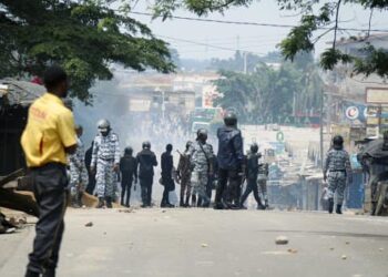 Côte d’Ivoire : l’interdiction des marches et sit-in sur la voie publique prorogée jusqu’au 14 octobre