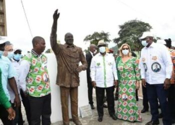 Côte d&rsquo;Ivoire: Amadou GON Coulibaly immortalisé par une statue géante à Man