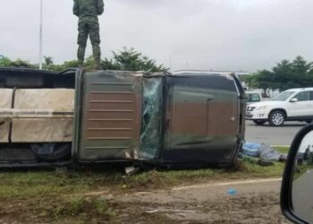 Aéroport FHB  d&rsquo;Abidjan: Un camion militaire se renverse en voulant éviter un chien