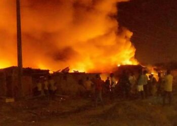 Après l’Incendie à Koumassi Bia-sud, une odeur inquiète les riverains