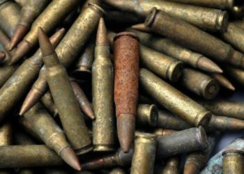 Côte d’Ivoire: Découverte de munitions et de tenues militaires abandonnées dans un village à N’Douci