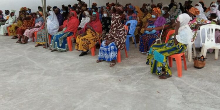 Côte d’Ivoire: Visite d’État: Les femmes de Sinfra disent attendre “tout” du couple présidentiel