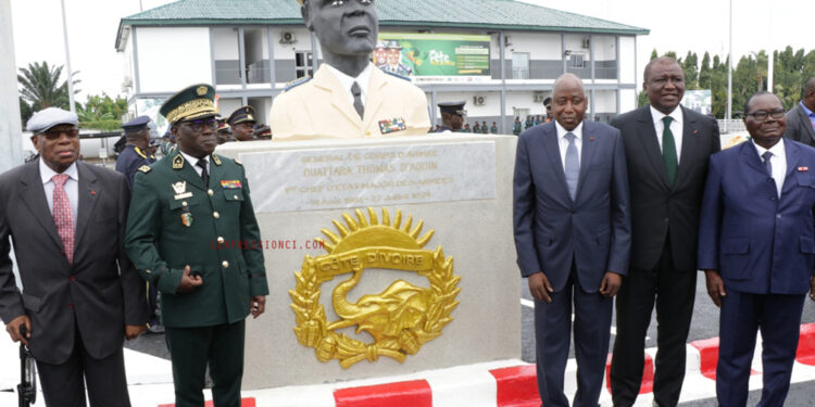 Côte d’Ivoire: fête des armées, le général de corps d’armé Thomas Daquin immortalisé