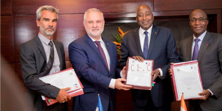 Conventions de financements C2D et Prêt souverain (AFD) : le Premier Ministre Amadou Gon Coulibaly appelle à la réalisation rapide des projets