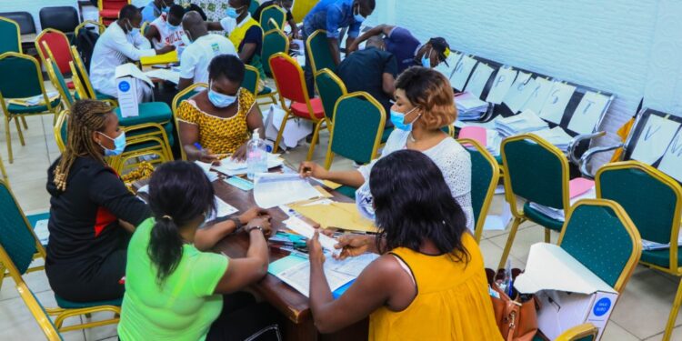 Koumassi : Le Maire Bacongo réussit le pari de l’enrôlement des nouveaux majeurs