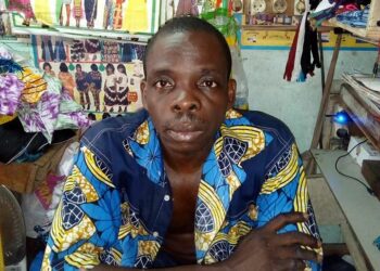 (Portrait)  Kouassi Konan Paul : l’Handicapé qui sait habiller les Dames