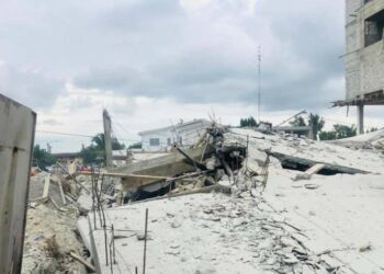 Abidjan : un immeuble s’effondre à Cocody