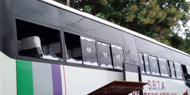 Axe Oumé-Toumodi: deux cars mitraillés par des coupeurs de route