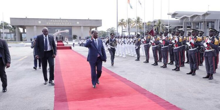 Monnaie Unique : le président à Abuja pour le sommet de la CEDEAO