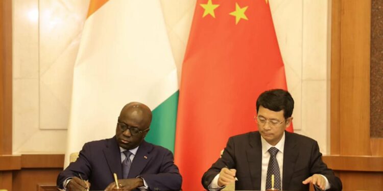 La Chine annule 20 milliards de dette et octroie un don à la Côte d’Ivoire