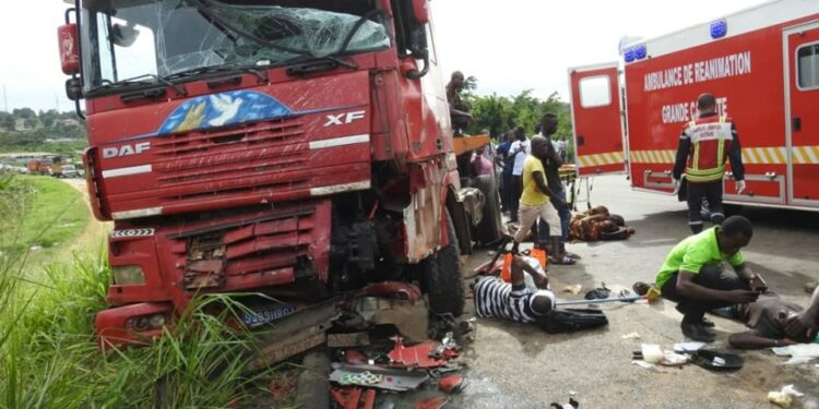 Côte d’Ivoire : 21 victimes dans un carambolage impliquant un corbillard…