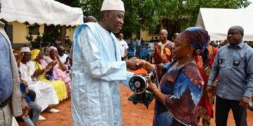 Korhogo: le PM Amadou Gon Coulibaly fait des dons aux femmes et aux jeunes