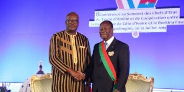 TAC 8 : le président Alassane Ouattara élevé à la dignité de l&rsquo;Ordre de la Grand-Croix de l&rsquo;Etalon du Burkina Faso