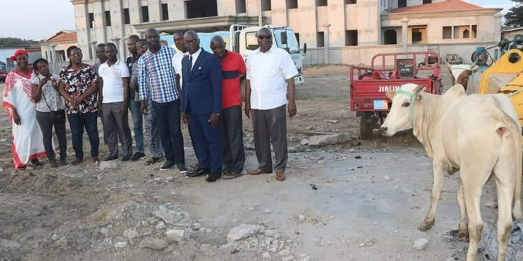 Fête de la tabaski: le maire Cissé Bacongo offre un bœuf à la mairie de Koumassi