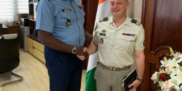 Côte d’Ivoire : le nouveau Commandant des Forces françaises chez le DG de la Police