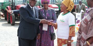 Côte d’Ivoire/SARA 2019 : Le président Ouattara remet 54 tracteurs agricoles flambant neufs aux agriculteurs