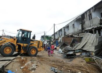 Cocody : les trottoirs des constructions anarchiques dégagés