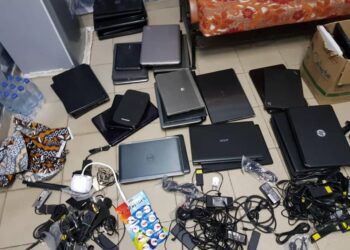 Abidjan : Un réseau de voleurs d’ordinateurs, Tv et portables démantelé à la Riviera