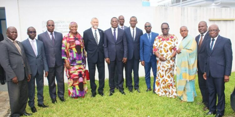 Le nouvel ambassadeur des États-Unis se présente au président du FPI