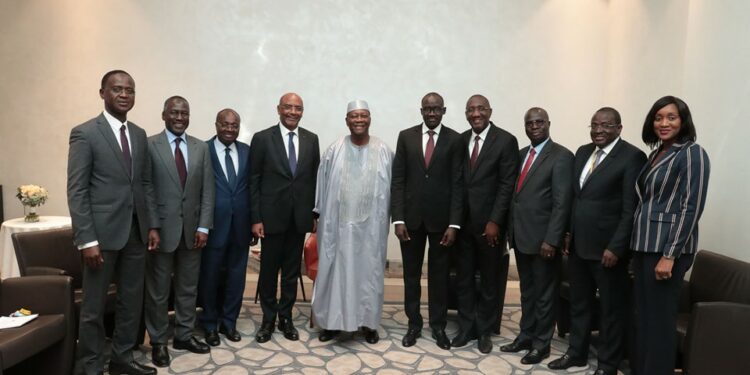 Sotchi : Ouattara s’est entretenu avec une délégation du secteur privé ivoirien et deux personnalités