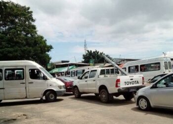 Les Gbakas en grève contre les syndicats à Yopougon