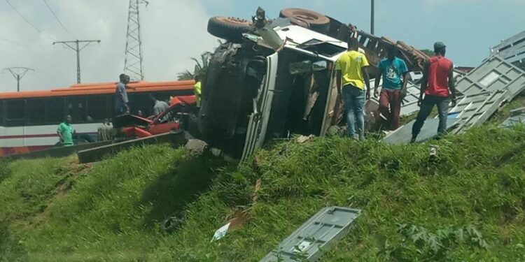 Abidjan/Voie express Adjamé-Yopougon: la circulation fortement perturbée par un accident
