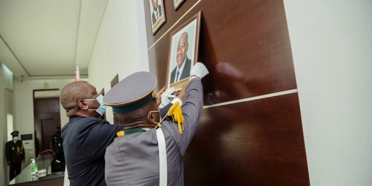 Côte d’Ivoire: Un portrait d’Amadou Gon Coulibaly apposé à la primature