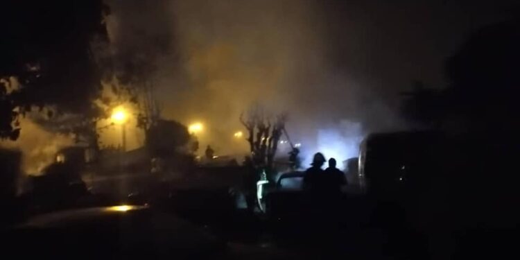 Voie express Adjamé Yopougon: plusieurs véhicules calcinés dans l’incendie d’un garage