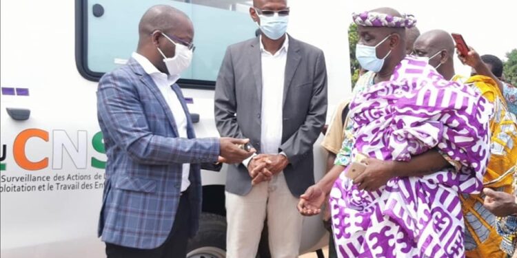 Tiassalé: le maire obtient une ambulance pour Kondiebouman