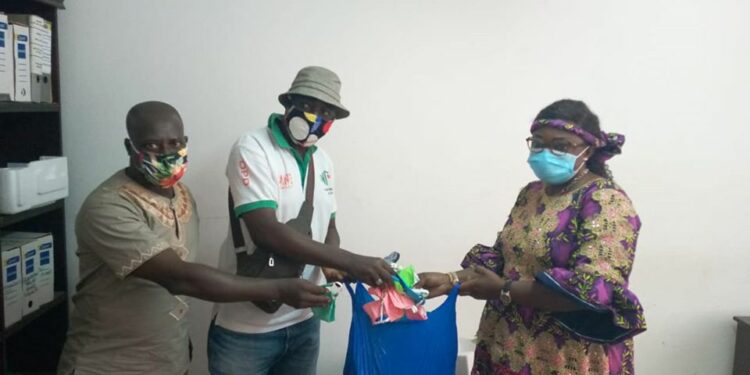 San Pedro/Covid-19: Les couturiers font un don de 700 cache-nez à la mairie