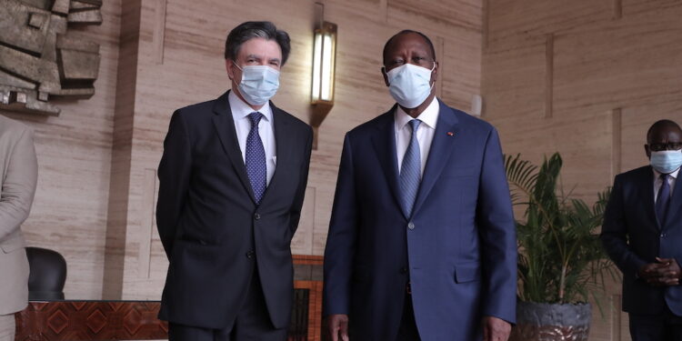 Côte d’Ivoire: les Ambassadeurs de Grande-Bretagne et du Brésil font leurs adieux au président Ouattara
