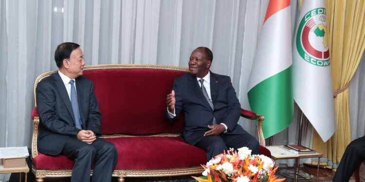 Côte d’Ivoire : Ouattara échange avec un émissaire chinois sur la mise en œuvre des acquis du 3e Sommet Chine – Afrique