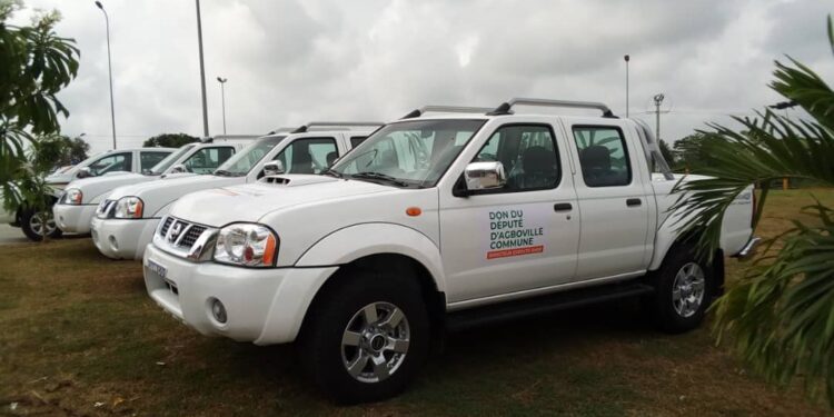 Agneby-Tiassa : Vagondo Diomandé réceptionne 3 véhicules offerts par le député Bictogo Adama
