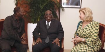 Hommage à Abdoulaye Diallo: Ouattara a présidé la cérémonie en présence de la reine des Baoulés