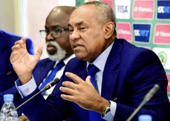 Football: Le président de la CAF relâché, après avoir passé la journée de jeudi en garde à vue