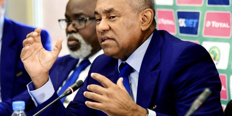 Football: Le président de la CAF relâché, après avoir passé la journée de jeudi en garde à vue