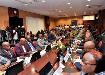 Clôture des discussions sur le Code électoral : le PM Gon se réjouit de « la volonté de tous d’aller à des élections apaisées ».