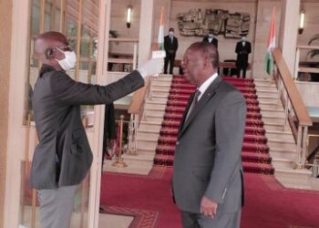 Mesure contre le COVID19 : le président Ouattara donne l’exemple au Palais