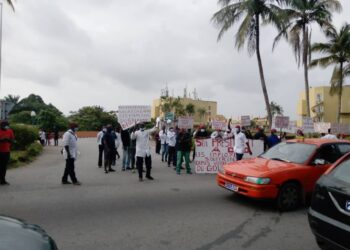 Abidjan : Des employés du Golf hôtel ont manifesté ce lundi