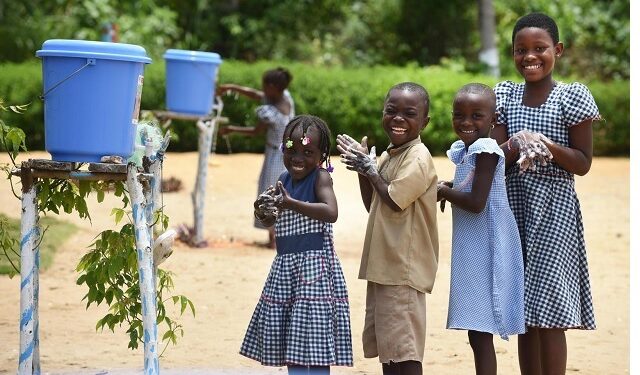 Éducation Nationale : Kandia Camara parle aux parents d’élèves.