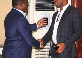 Côte d&rsquo;Ivoire : Drogba présente son projet sportif au ministre des Sports