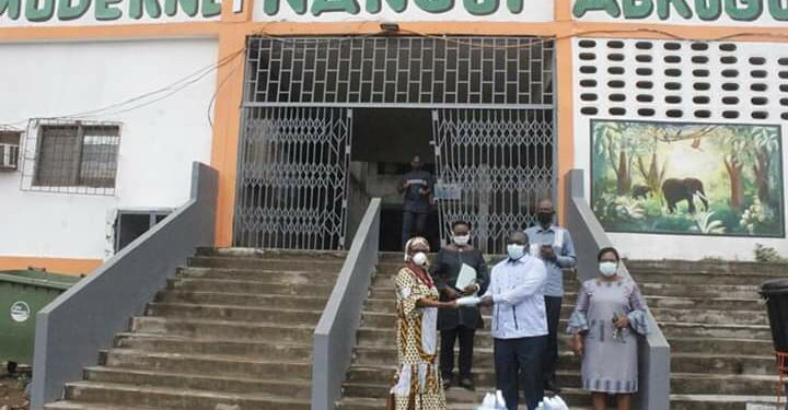 Covid-19/Reprise des Cours à Adjamé: Des masques, gels, savons liquides et seaux remis aux Écoles