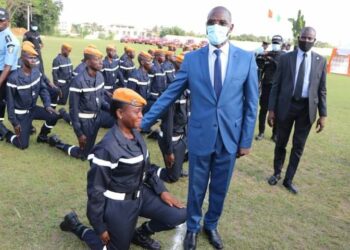 Côte d’Ivoire : baptême de la première promotion des chefs de grade de protection civile.