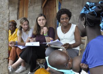 Santé mère-enfant : des étudiantes de Boston College des États-Unis à Gbémazo pour des recherches sur la santé publique