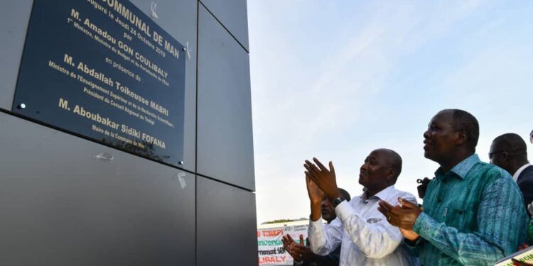 Infrastructures : le Premier Ministre Amadou Gon Coulibaly inaugure l’Hôtel Communal et les agences de  la CGRAE et du FDFP