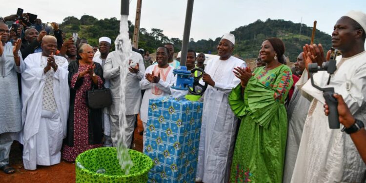 Eau potable : le Premier Ministre Amadou Gon Coulibaly raccorde une dizaine de villages de la sous-préfecture de Gbonné